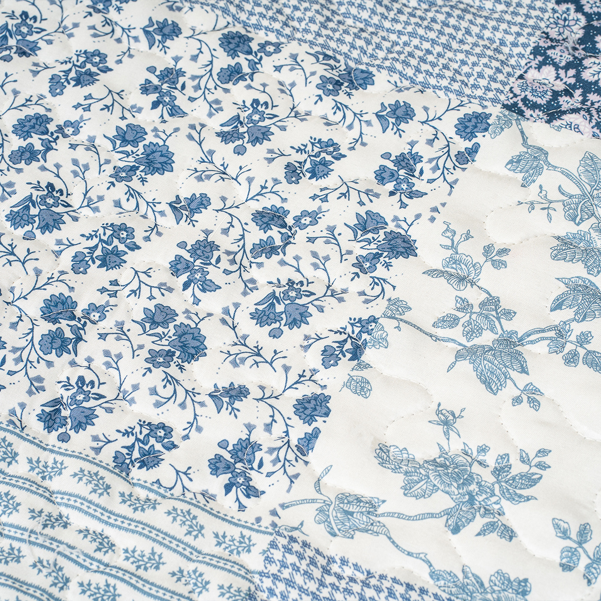 4Home Prehoz na posteľ Blue Patchwork, 220 x 240 cm – Obrázok 4