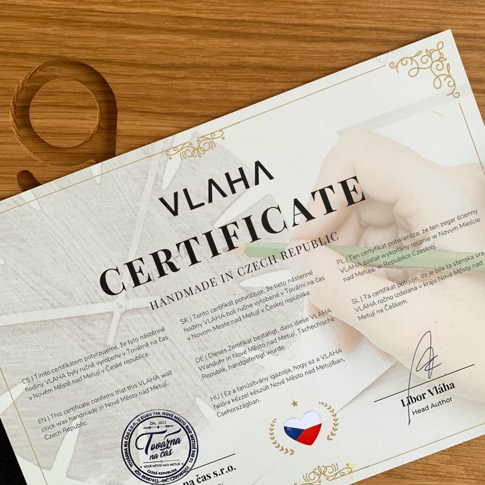 Vlaha VCT1131 dubové hodiny pr. 45 cm, stříbrná – Obrázok 5