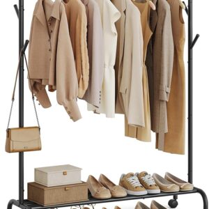 SONGMICS Mobilný vešiak na oblečenie s policou a háčikmi 104 x 155 cm, čierny