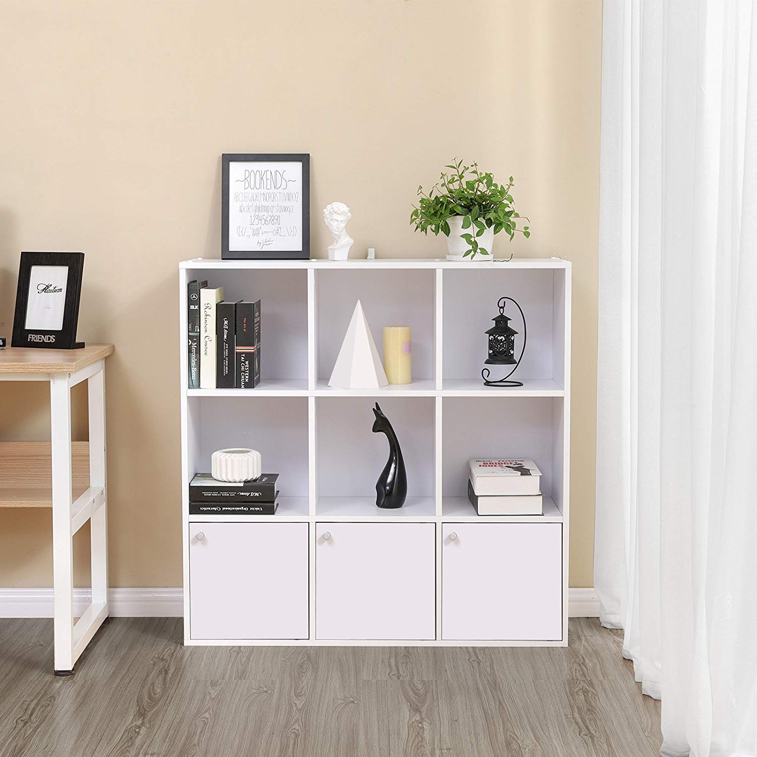 SONGMICS Knižnica s dvierkami LBC33WT, biela – Obrázok 4