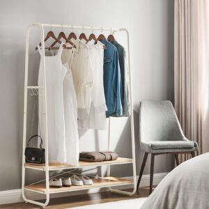 VASAGLE Kovový stojan na oblečenie s dvoma policami biely dub