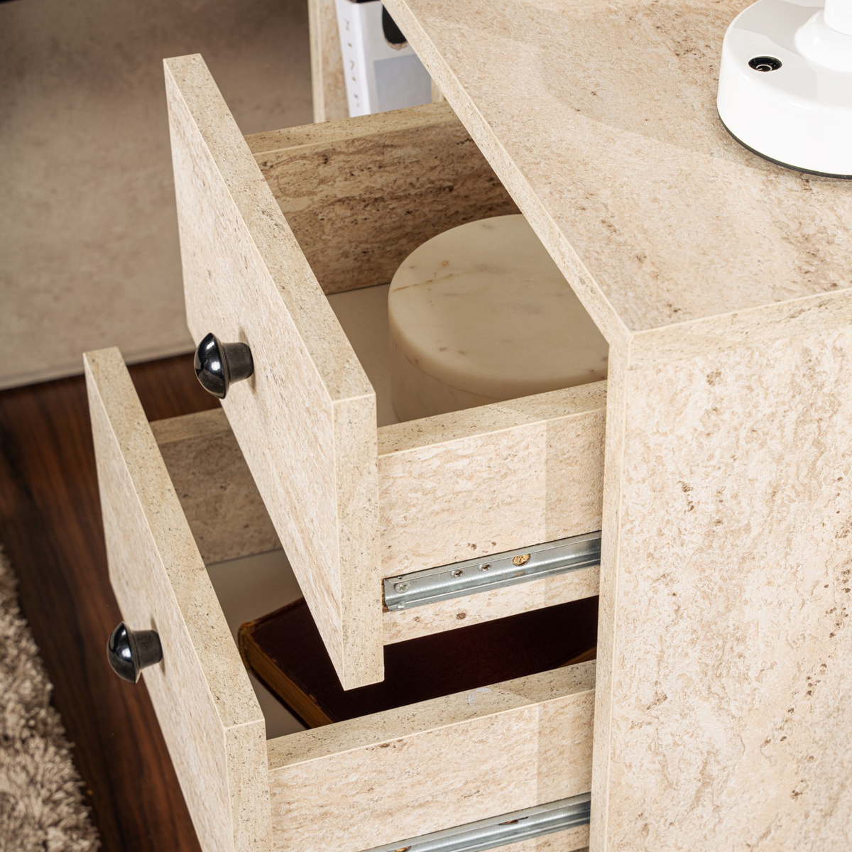 Nočný stolík Glimmer Travertine – Obrázok 3