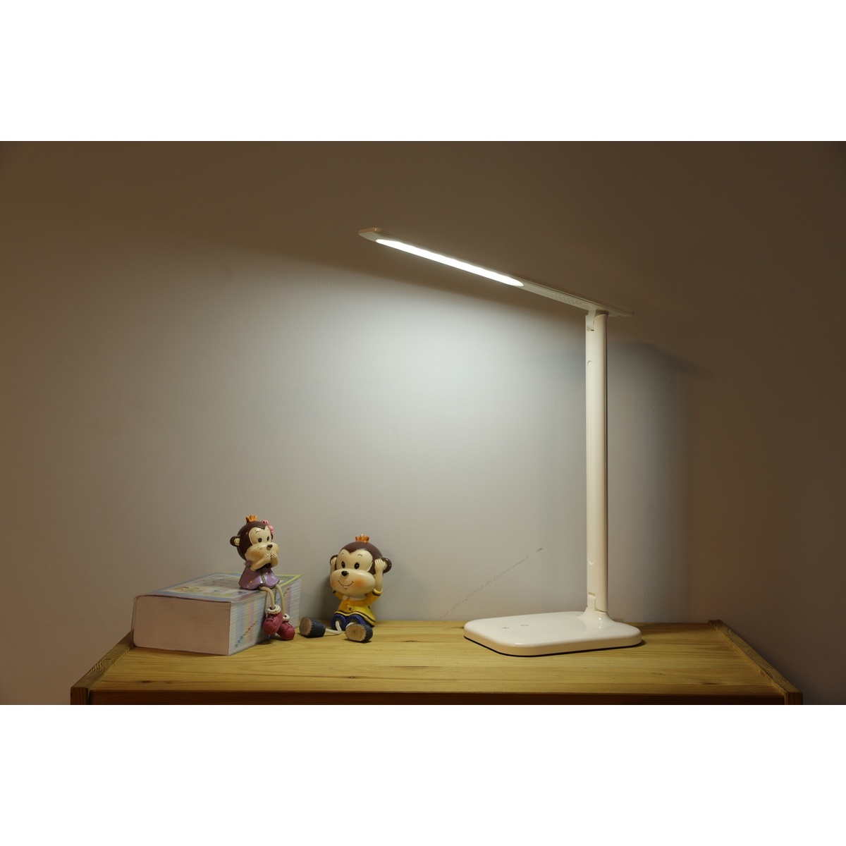 Retlux RTL 201 Stolová LED lampa s krokovým stmievaním biela, 5 W – Obrázok 5